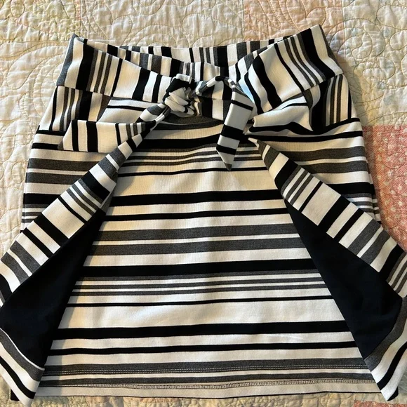 Women's cabi Grandstand Ponte Knit Black White Stripe Faux Wrap Pencil Skirt - Picture 10 of 16